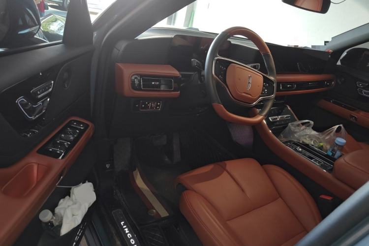 Used Lincoln Aviator 2024 3.0T V6 All-Wheel-Drive Luxury Edition Six Seats Driver Seat