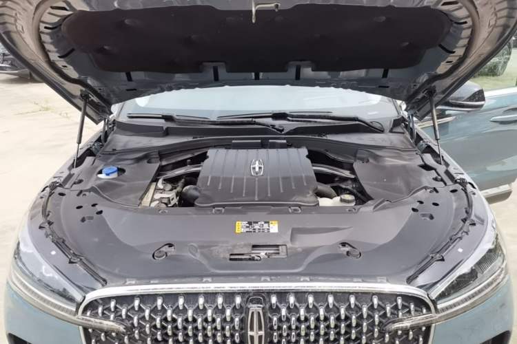 Used Lincoln Aviator 2024 3.0T V6 All-Wheel-Drive Luxury Edition Six Seats Engine Bay