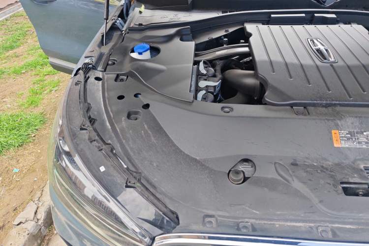 Used Lincoln Aviator 2024 3.0T V6 All-Wheel-Drive Luxury Edition Six Seats Engine Bay Right