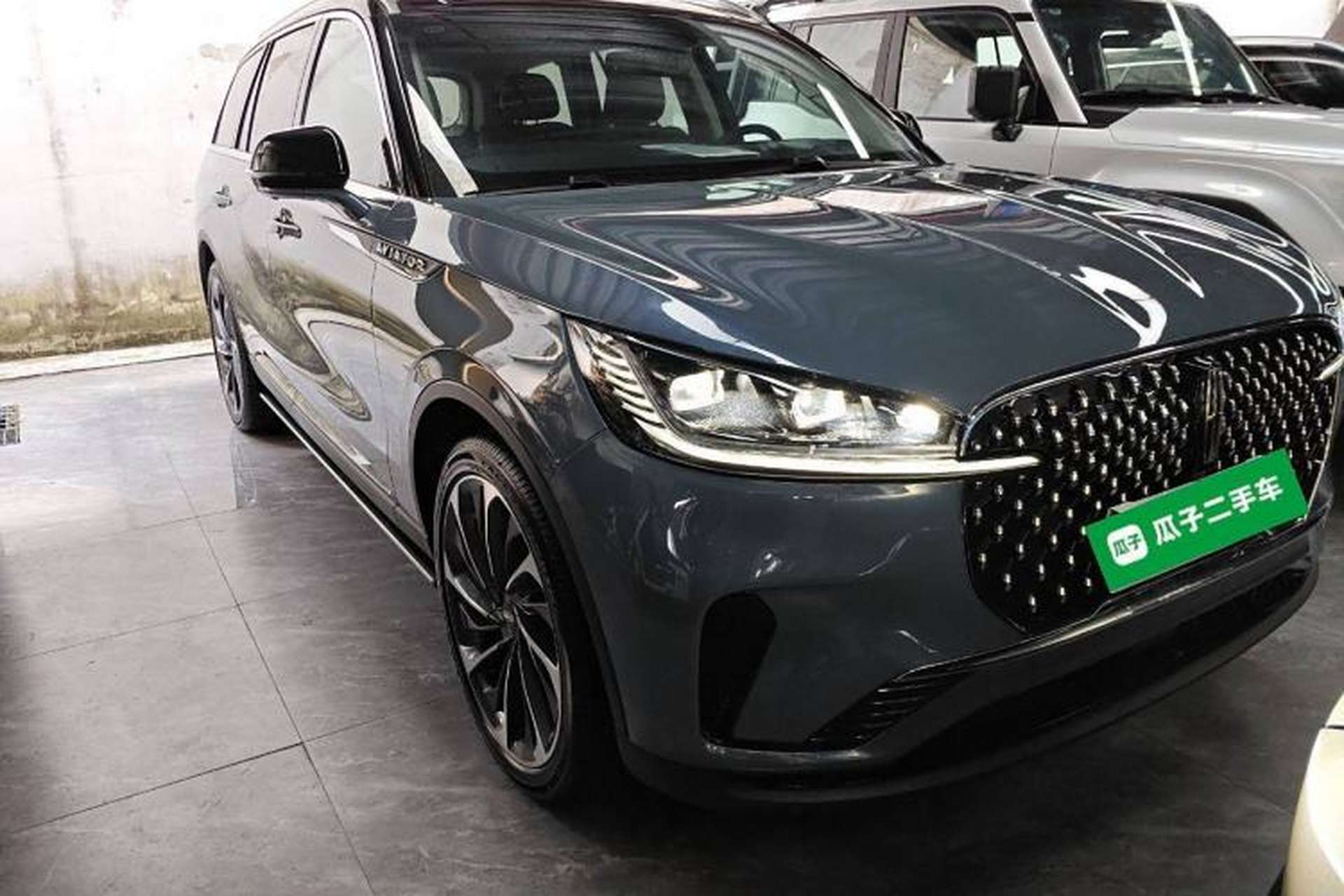 Used Lincoln Aviator 2024 3.0T V6 All-Wheel-Drive Luxury Edition Six Seats Exterior 2