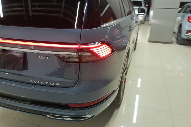 Used Lincoln Aviator 2024 3.0T V6 Four-Wheel Drive Presidential Edition Six Seats Exterior 3