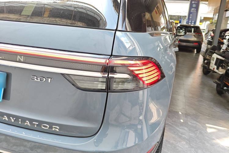 Used Lincoln Aviator 2024 3.0T V6 All-Wheel-Drive Luxury Edition Six Seats Exterior 6