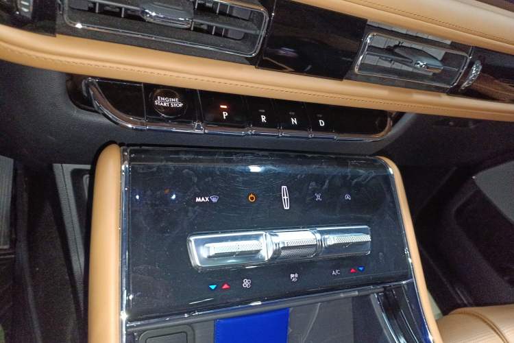 Used Lincoln Aviator 2024 3.0T V6 Four-Wheel Drive Presidential Edition Six Seats Gear Lever