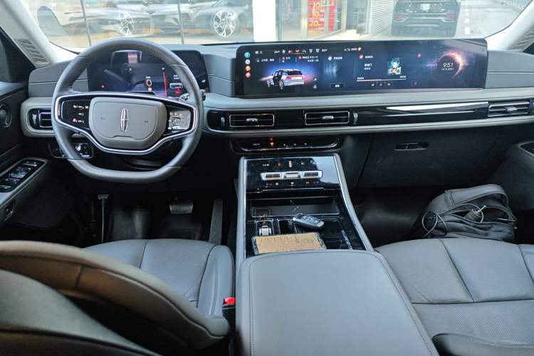 Used Lincoln Aviator 2024 3.0T V6 All-Wheel-Drive Elegance Edition Six Seats Interior 2
