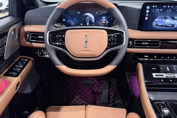 Used Lincoln Aviator 2024 3.0T V6 Four-Wheel Drive Presidential Edition Six Seats Interior 3
