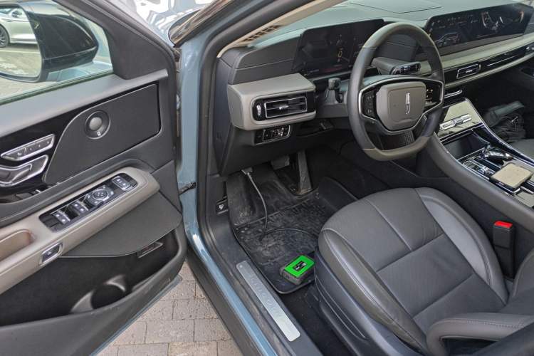 Used Lincoln Aviator 2024 3.0T V6 All-Wheel-Drive Elegance Edition Six Seats Interior 3