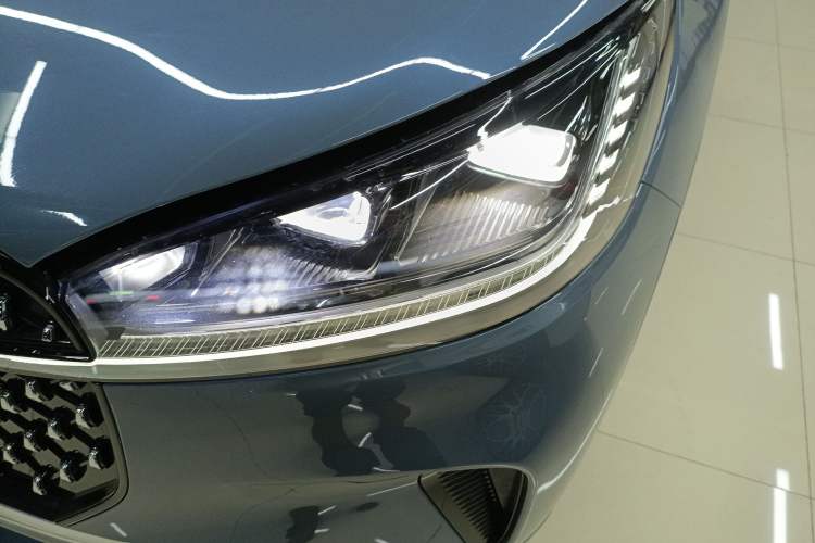 Used Lincoln Aviator 2024 3.0T V6 Four-Wheel Drive Presidential Edition Six Seats Left Front Headlight