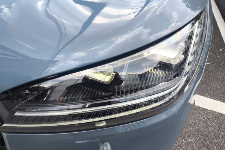 Used Lincoln Aviator 2024 3.0T V6 All-Wheel-Drive Luxury Edition Six Seats Left Front Headlight
