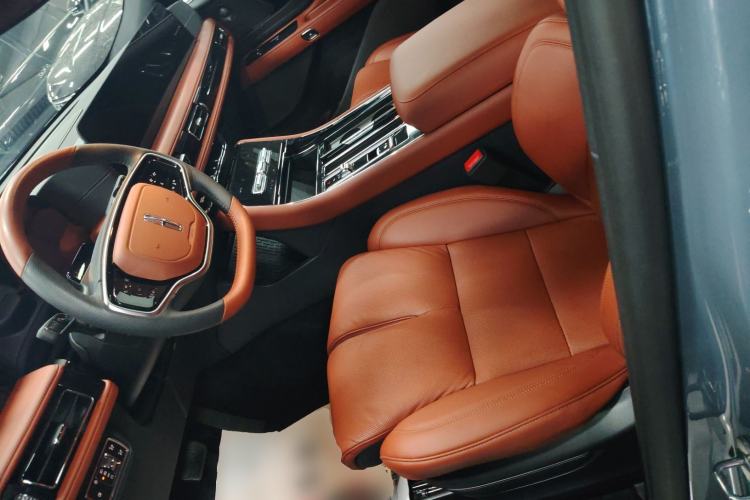 Used Lincoln Aviator 2024 3.0T V6 All-Wheel-Drive Luxury Edition Six Seats Left Front Seat