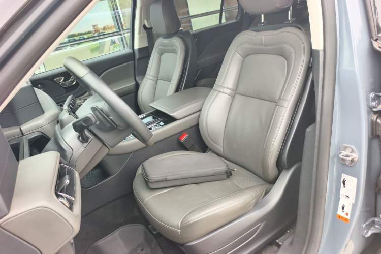 Used Lincoln Aviator 2024 3.0T V6 All-Wheel-Drive Elegance Edition Six Seats Left Front Seat