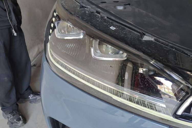 Used Lincoln Aviator 2024 3.0T V6 All-Wheel-Drive Luxury Edition Six Seats Right Front Headlight
