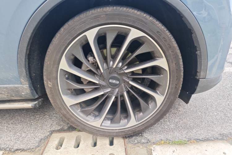 Used Lincoln Aviator 2024 3.0T V6 All-Wheel-Drive Luxury Edition Six Seats Right Front Wheel Hub