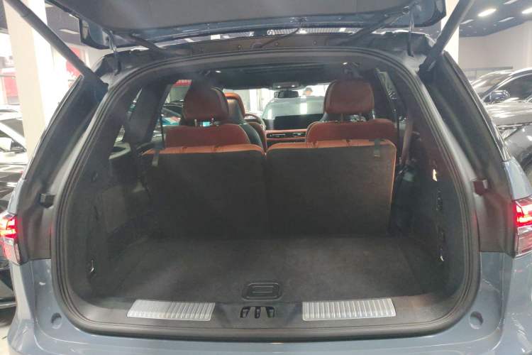 Used Lincoln Aviator 2024 3.0T V6 All-Wheel-Drive Luxury Edition Six Seats Trunk