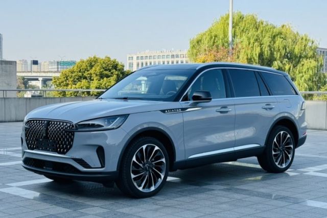 Used Lincoln Aviator 2024 3.0T V6 All-Wheel-Drive Luxury Edition Six Seats