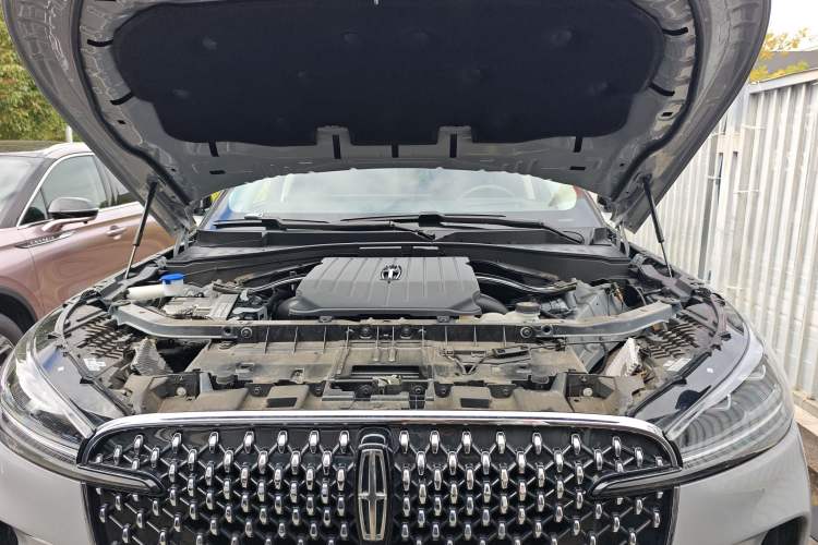 Used Lincoln Aviator 2024 3.0T V6 All-Wheel-Drive Luxury Edition Six Seats Engine Bay