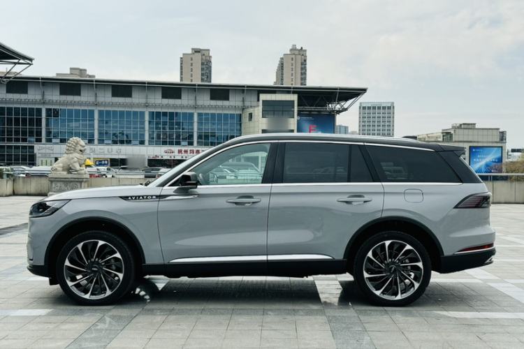 Used Lincoln Aviator 2024 3.0T V6 All-Wheel-Drive Luxury Edition Six Seats Exterior 2