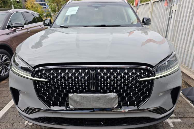 Used Lincoln Aviator 2024 3.0T V6 All-Wheel-Drive Luxury Edition Six Seats Front