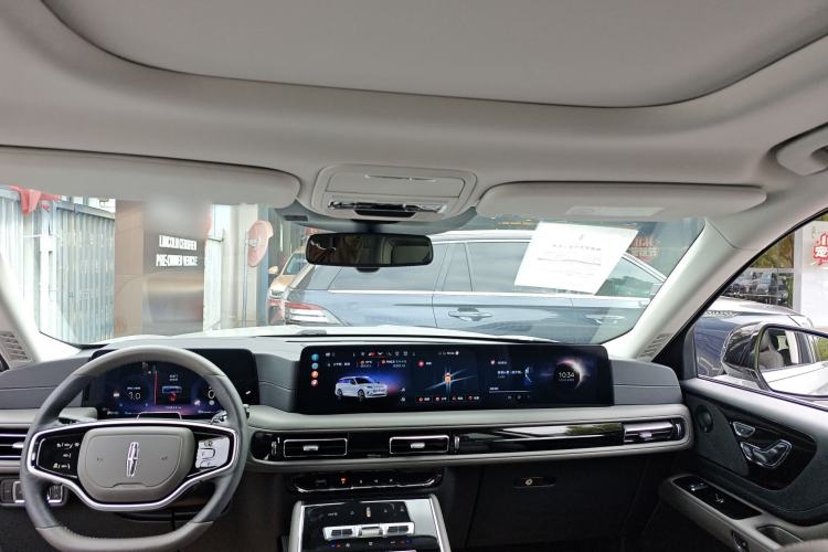 Used Lincoln Aviator 2024 3.0T V6 All-Wheel-Drive Luxury Edition Six Seats Headliner