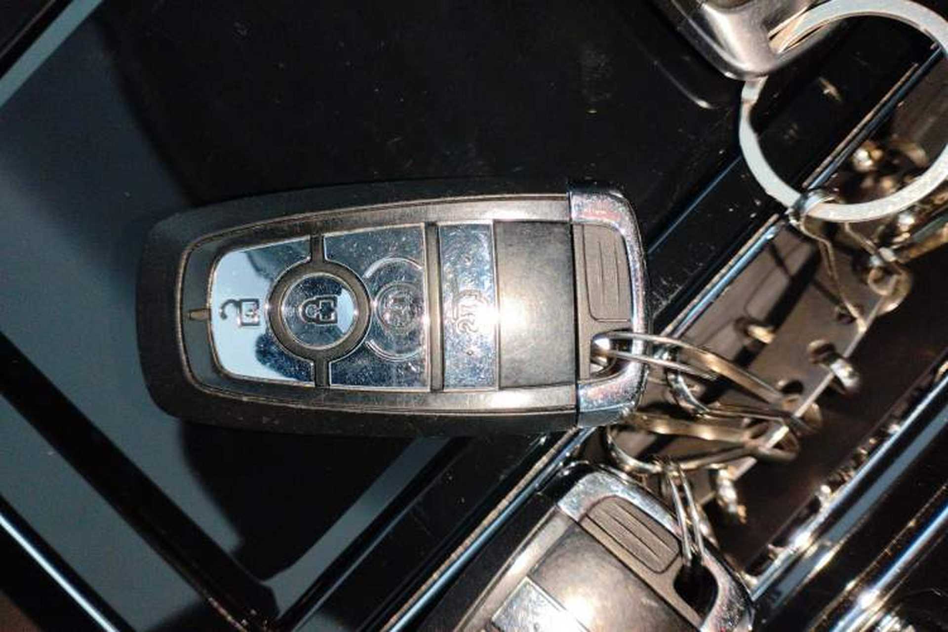Used Lincoln Aviator 2024 3.0T V6 All-Wheel-Drive Luxury Edition Six Seats Interior 1