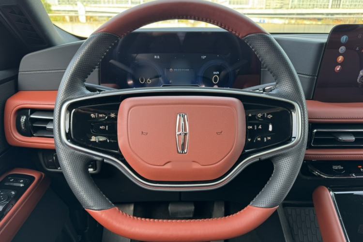 Used Lincoln Aviator 2024 3.0T V6 All-Wheel-Drive Luxury Edition Six Seats Interior 2
