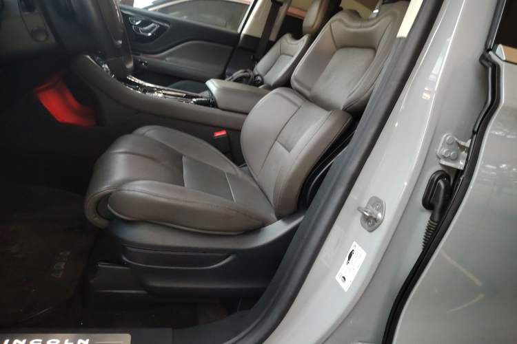 Used Lincoln Aviator 2024 3.0T V6 All-Wheel-Drive Luxury Edition Six Seats Left Front Seat
