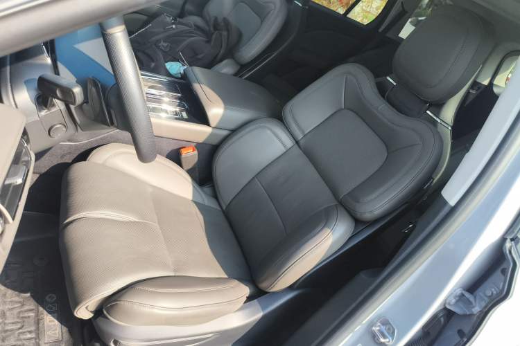 Used Lincoln Aviator 2024 3.0T V6 All-Wheel-Drive Luxury Edition Six Seats Left Front Seat