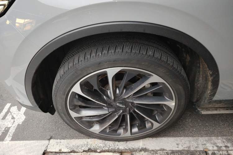 Used Lincoln Aviator 2024 3.0T V6 All-Wheel-Drive Luxury Edition Six Seats Left Front Wheel Hub
