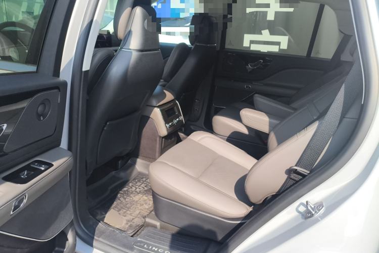 Used Lincoln Aviator 2024 3.0T V6 All-Wheel-Drive Luxury Edition Six Seats Left Rear Seat