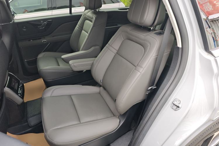 Used Lincoln Aviator 2024 3.0T V6 All-Wheel-Drive Luxury Edition Six Seats Left Rear Seat