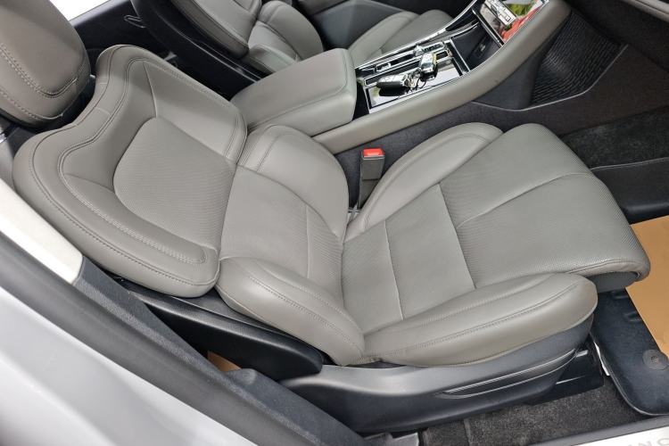 Used Lincoln Aviator 2024 3.0T V6 All-Wheel-Drive Luxury Edition Six Seats Right Front Seat