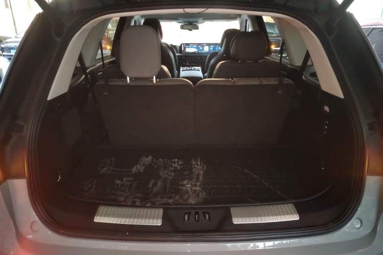 Used Lincoln Aviator 2024 3.0T V6 All-Wheel-Drive Luxury Edition Six Seats Trunk