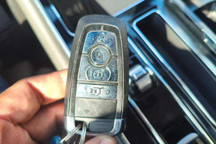 Used Lincoln Aviator 2024 3.0T V6 All-Wheel-Drive Luxury Edition Six Seats Vehicle Key