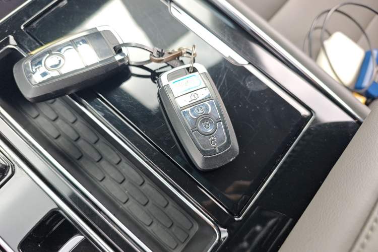 Used Lincoln Aviator 2024 3.0T V6 All-Wheel-Drive Luxury Edition Six Seats Vehicle Key