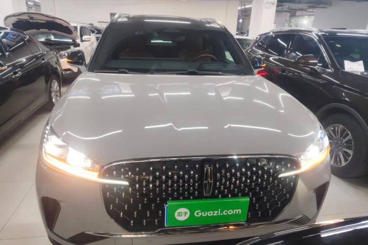Used Lincoln Aviator 2024 3.0T V6 All-Wheel-Drive Luxury Edition Six Seats Front