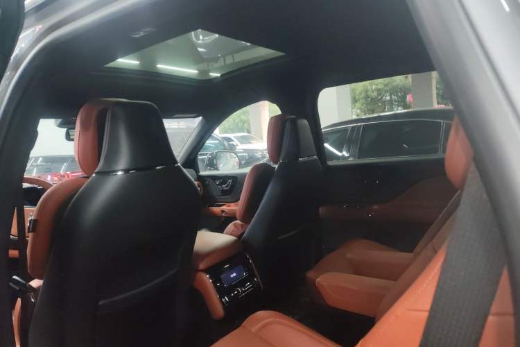 Used Lincoln Aviator 2024 3.0T V6 All-Wheel-Drive Luxury Edition Six Seats Headliner