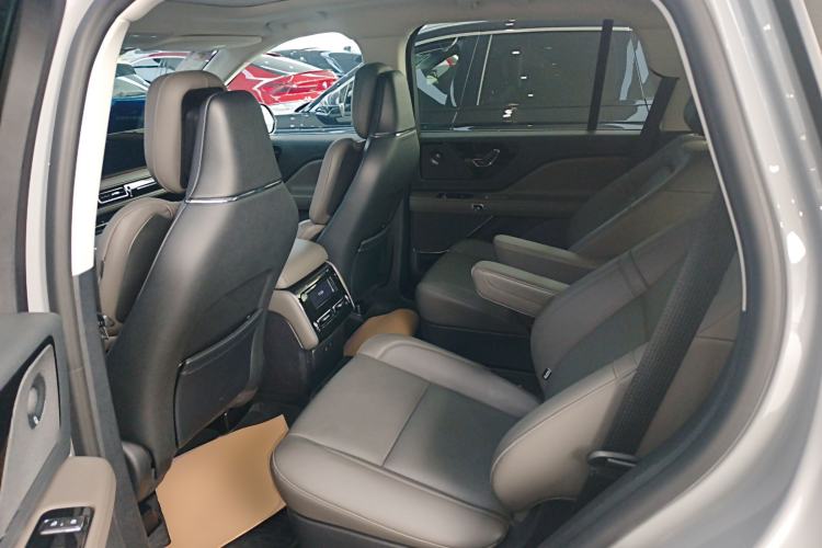 Used Lincoln Aviator 2024 3.0T V6 All-Wheel-Drive Luxury Edition Six Seats Left Rear Seat