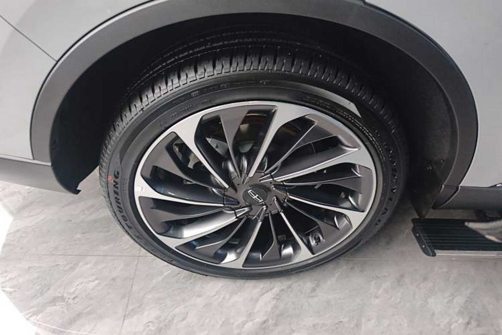 Used Lincoln Aviator 2024 3.0T V6 All-Wheel-Drive Luxury Edition Six Seats Right Rear Wheel Hub