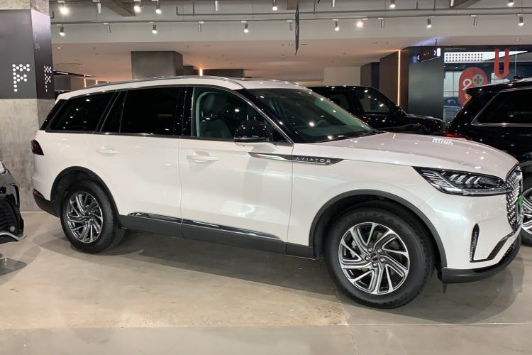 Used Lincoln Aviator 2024 3.0T V6 All-Wheel-Drive Elegance Edition Six Seats Exterior 3