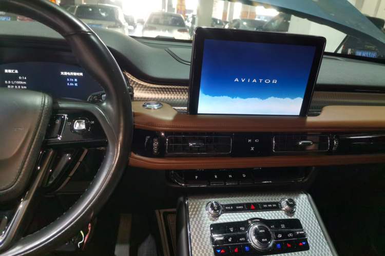 Used Lincoln Aviator New Energy 2020 3.0T V6 All-Wheel-Drive High-Performance Plug-in Hybrid Audio And AC Panel