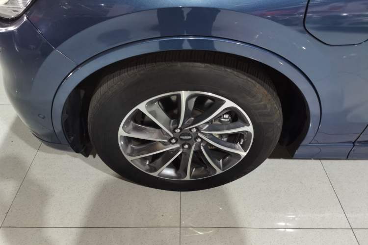 Used Lincoln Aviator New Energy 2020 3.0T V6 All-Wheel-Drive High-Performance Plug-in Hybrid Left Front Wheel Hub