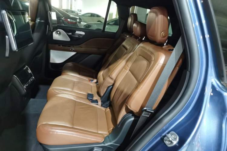 Used Lincoln Aviator New Energy 2020 3.0T V6 All-Wheel-Drive High-Performance Plug-in Hybrid Left Rear Seat