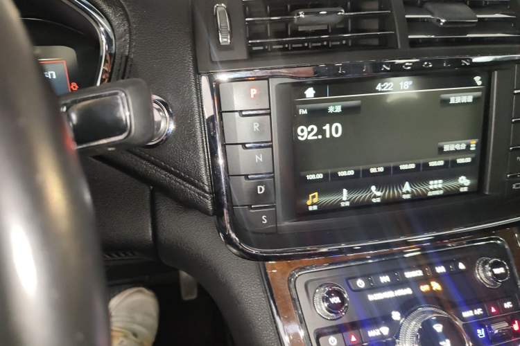 Used Lincoln Continental 2018 3.0T Four-Wheel Drive Prestige Edition Gear Lever