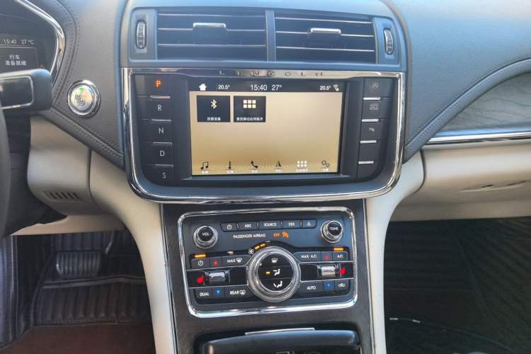 Used Lincoln Continental 2017 2.0T Two-Wheel Drive Deluxe Edition Audio And AC Panel