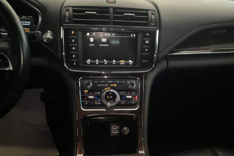 Used Lincoln Continental 2017 2.0T Two-Wheel-Drive Luxury Edition Audio And AC Panel