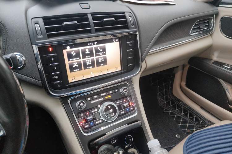 Used Lincoln Continental 2017 2.0T Two-Wheel Drive Deluxe Edition Audio And AC Panel