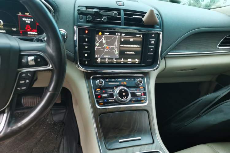 Used Lincoln Continental 2017 2.0T Two-Wheel Drive Deluxe Edition Audio And AC Panel