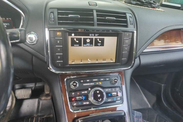 Used Lincoln Continental 2017 2.0T Two-Wheel-Drive Luxury Edition Audio And AC Panel