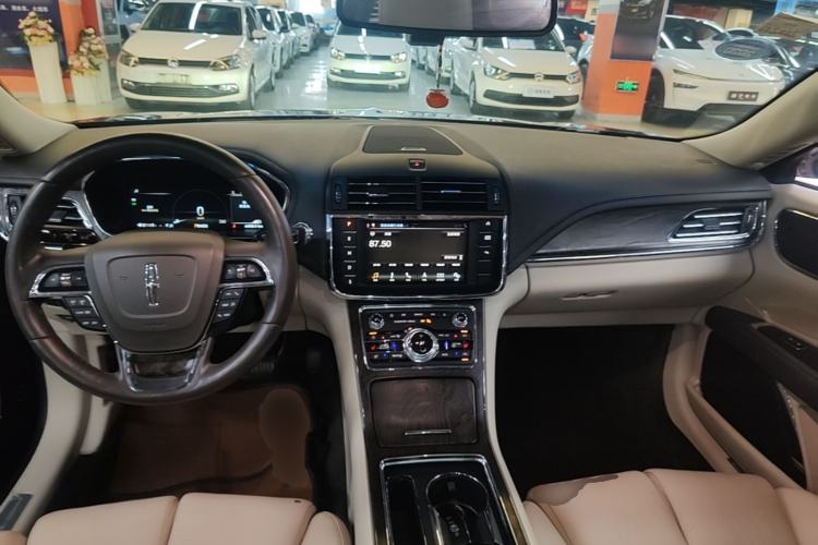 Used Lincoln Continental 2017 2.0T Two-Wheel-Drive Luxury Edition Center Console