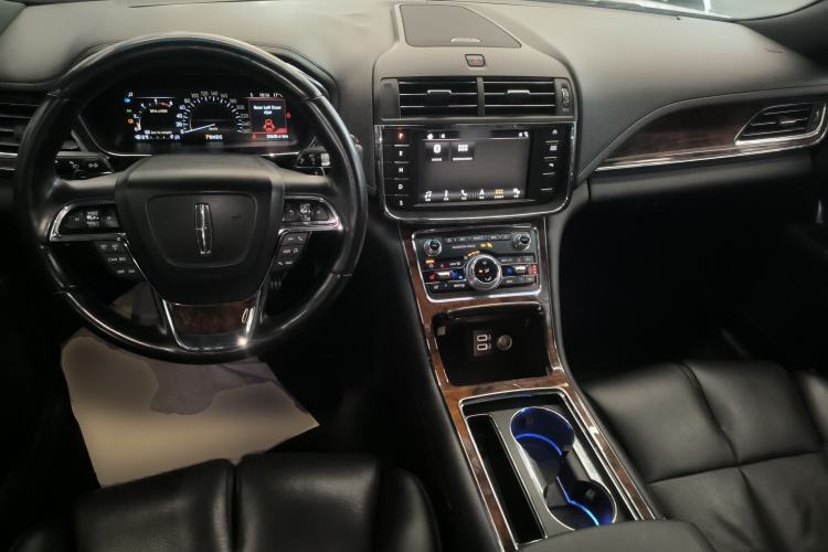 Used Lincoln Continental 2017 2.0T Two-Wheel-Drive Luxury Edition Center Console