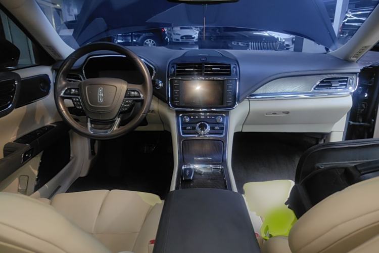 Used Lincoln Continental 2017 2.0T Two-Wheel Drive Prestige Edition Center Console